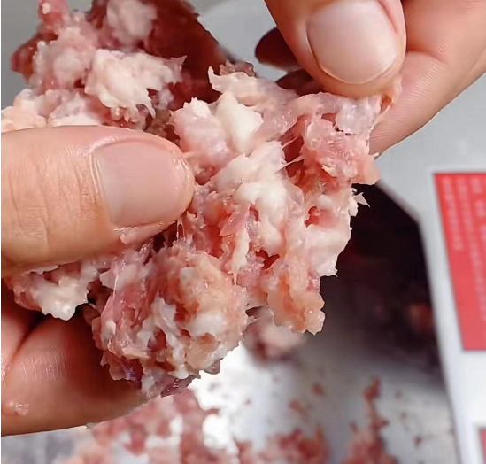 怎么使餡料粒粒彰顯真材實料？斬拌機(jī)能不能解決？