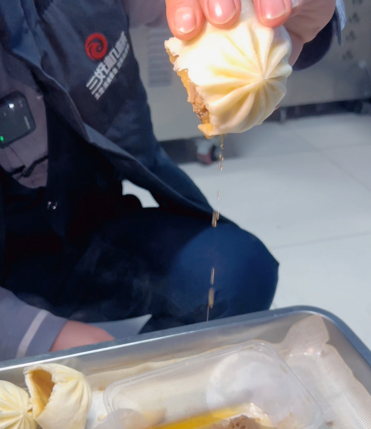 包子鋪想靠速凍生坯包子逆襲，用包子機學技術收費嗎？