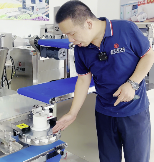 應該怎么用小型包子機做速凍生坯包？