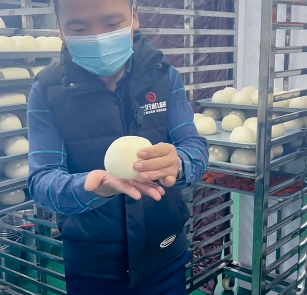 三好饅頭機(jī)流水線